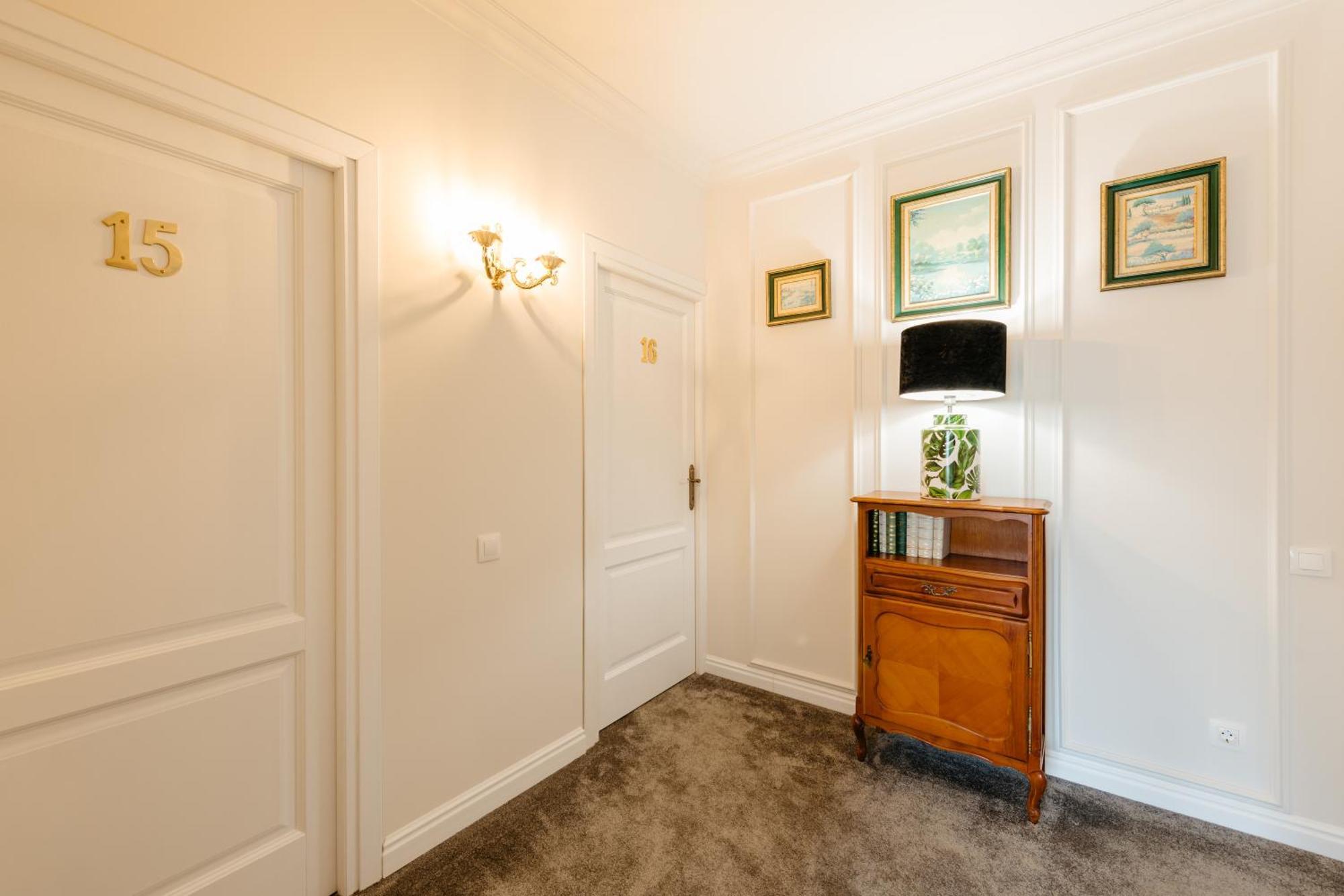 Ateneea Luxury Rooms Cluj-Napoca Buitenkant foto